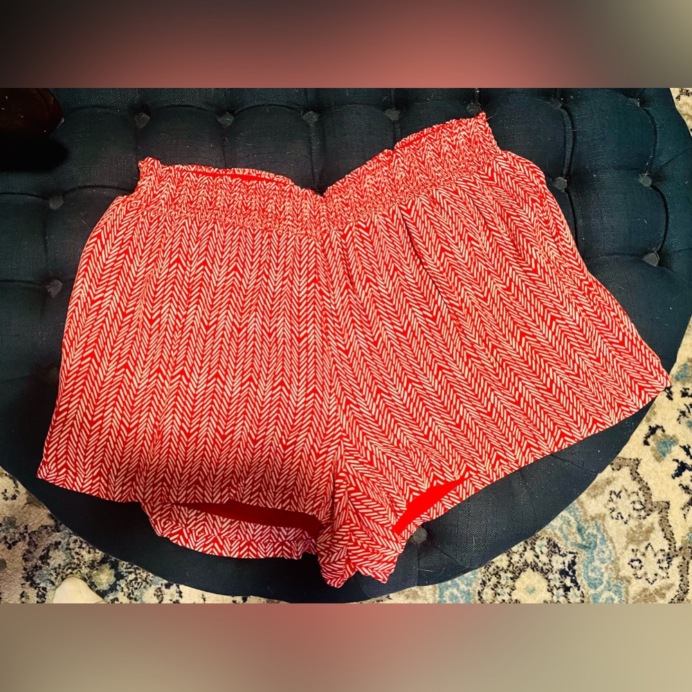 Red and White elasticized waist shorts by Knox Rose. Size XXL